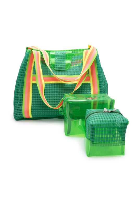 Kit Bolsa Verde com Detalhes Laranja e 2 Nécessaires Modernas e Espaçosas