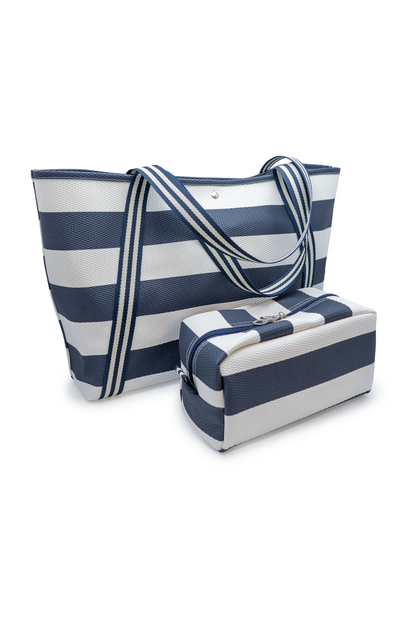 Bolsa Azul e Branca de Praia e Piscina Espaçosa Resistente e Moderna